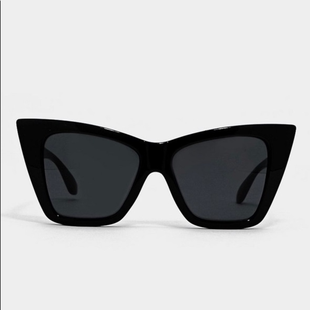 Black sun glasses - Picture 3 of 5